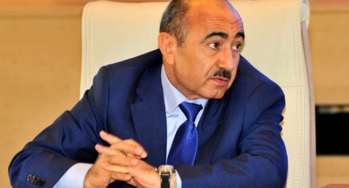 "Məni tualetdə çəkilmiş erotik videolarla təhdid edirlər"