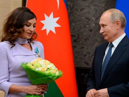 Vladimir Putin Mehriban Əliyevanı təbrik etdi