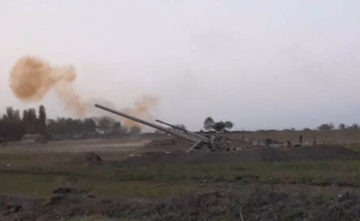 Hərbçilərimizin Qazaxıstanda gecə artilleriya atışları