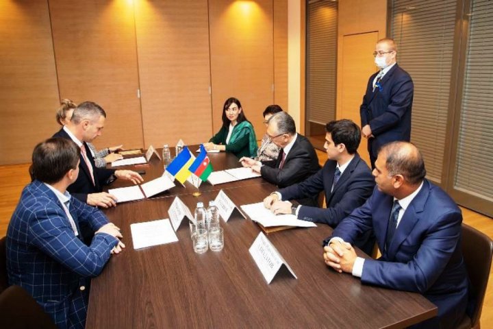 Bakı və Kiyev arasında qardaşlaşma haqqında niyyət protokolu imzalandı -