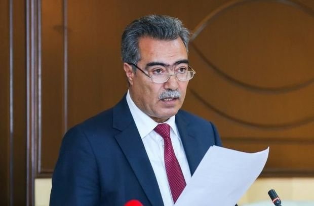 Vüqar Səfərli arvadının qəzetinə ayrılan 300 mindən danışdı –