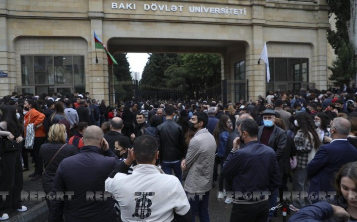 Universitetlərdə pasport yoxlanışı və izdiham -