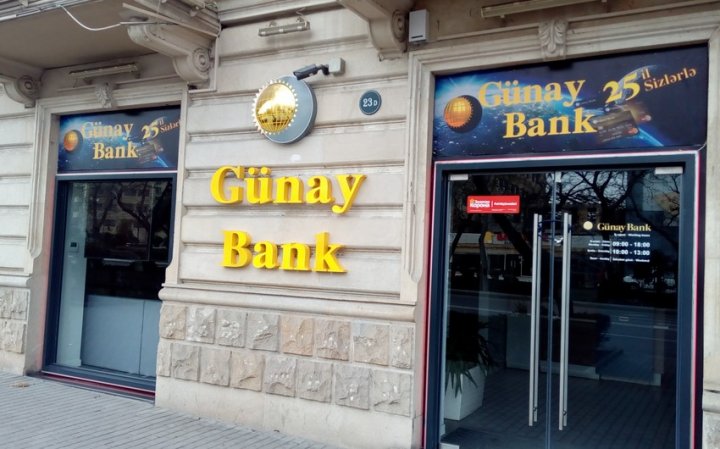 Bakıda bank rəsmisi qohumlarının adına 54 milyon köçürübmüş –