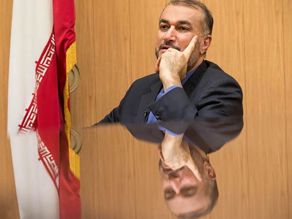 Cənab Abdullahian, siz kimsiniz? -
