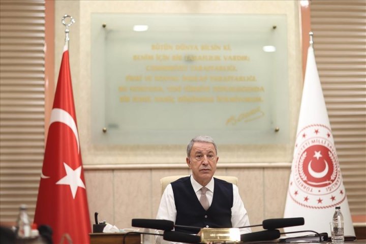 Hulusi Akar yüksək rütbəli zabitlərlə videokonfrans keçirdi