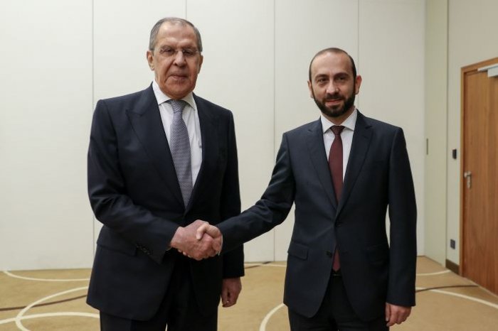 Lavrov erməni həmkarı ilə görüşdü