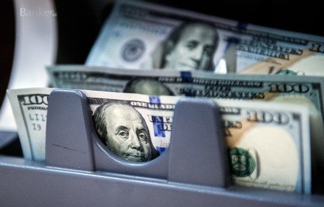 Azərbaycandakı banklar dollar qəbulunu niyə dayandırıb? –