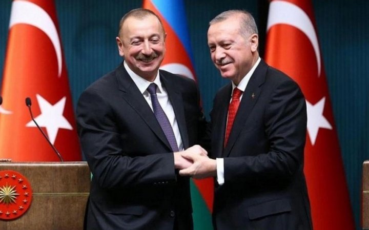 Ərdoğan Azərbaycanı Müstəqilliyinin Bərpası Günü münasibətilə təbrik etdi -