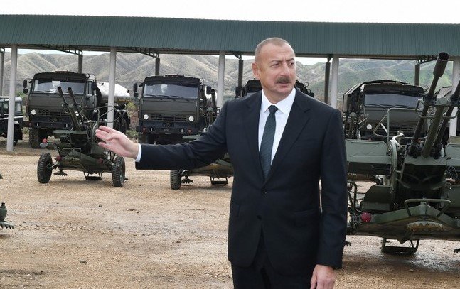 Azərbaycan Prezidenti DSX-nın İran və Ermənistanla sərhəddə yaradılan yeni hərbi hissəsində -