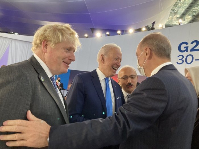 Ərdoğan G20 ölkələrinin liderləri ilə ayaqüstü müzakirələr apardı –