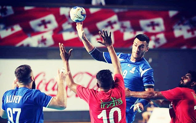 Nazirə şikayət edən 14 idmançı milli komandadan qovuldu -