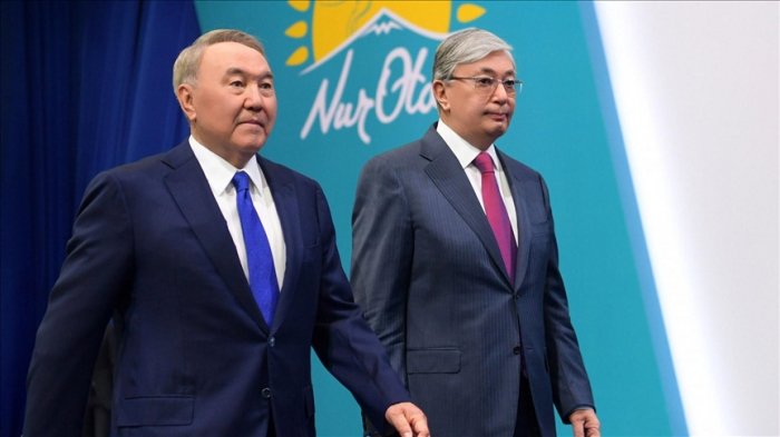 Nazarbayev hakim partiyanın sədrliyindən də gedir –