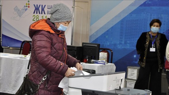 Qırğızıstanda parlament seçkiləri: Prezident və hökumət prosesə müdaxilə etmir –