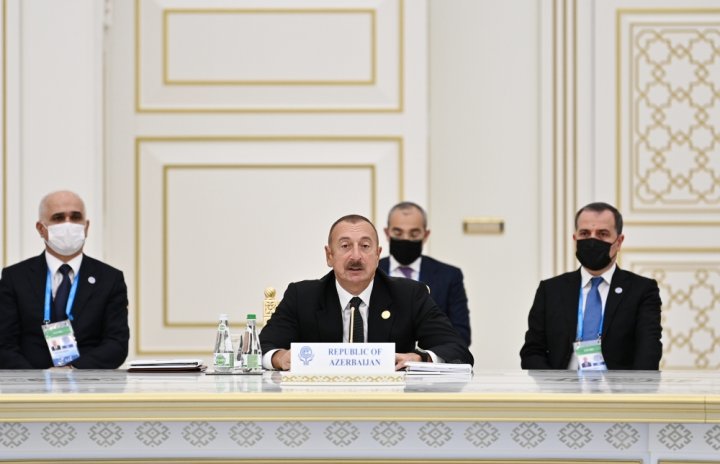 İlham Əliyev İqtisadi Əməkdaşlıq Təşkilatının XV Zirvə Toplantısında çıxış etdi -