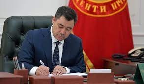 Qırğızıstan Prezidenti Azərbaycandakı səfirinə şiddətli töhmət verdi