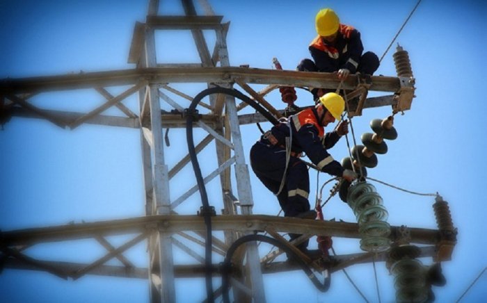 Ağsunun işıqsız qalan kəndlərinə elektrik  enerjisinin verilişi bərpa olundu –