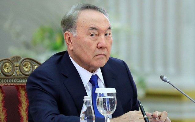 Nazarbayev MDB dövlət başçıları ilə şəkil çəkdirmək istəmədi -