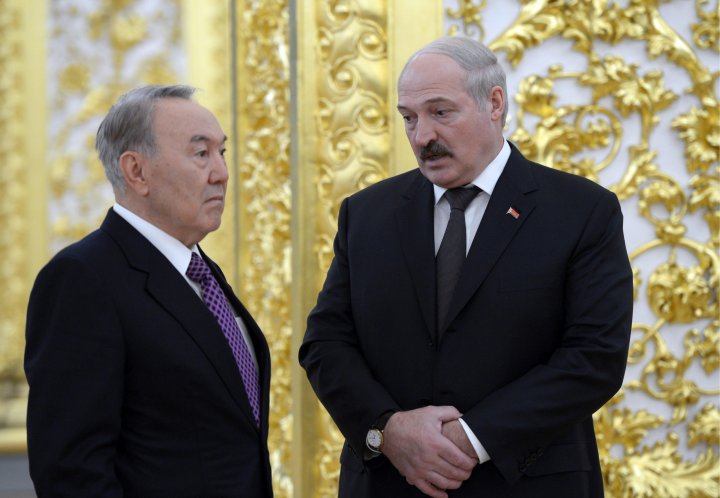 Lukaşenko Nazarbayevlə danışdı