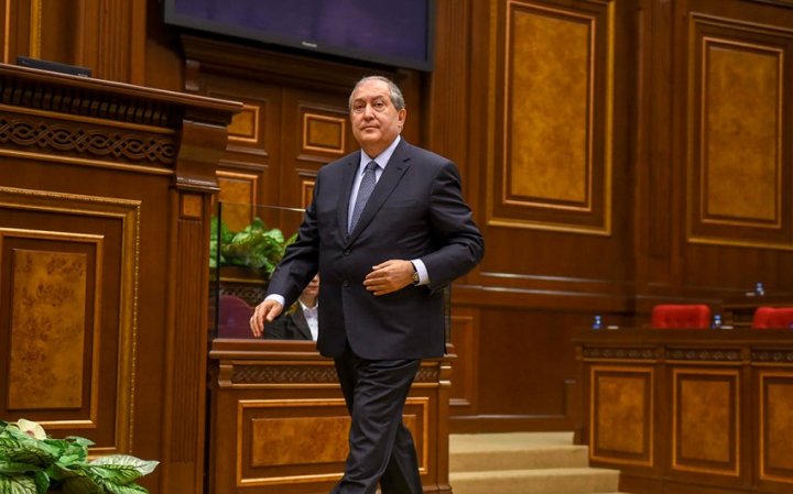 Ermənistan prezidenti istefa verdi və...