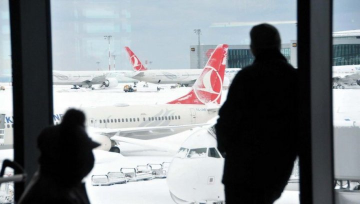 İstanbul aeroportunda uçuşlar yenə dayandırıldı -