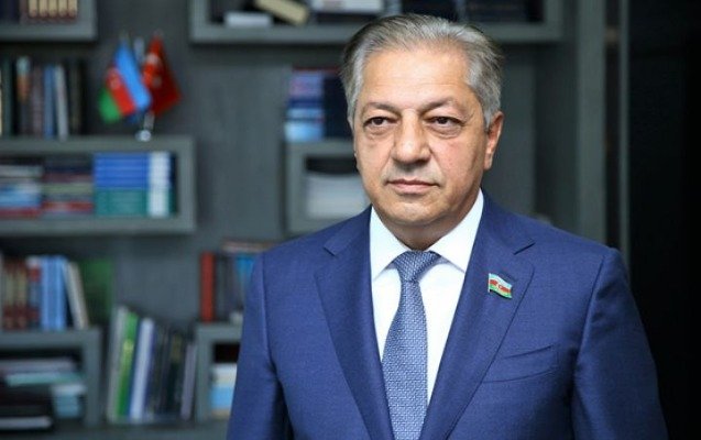 Cavanşir Feyziyev ailə üzvlərinin müsadirə olunan milyonlarından və...