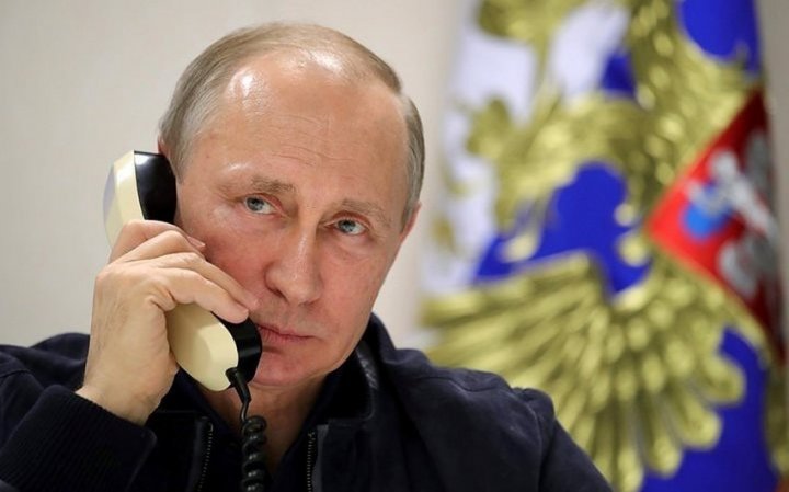 Putinlə Conson arasında telefon danışığı olub -