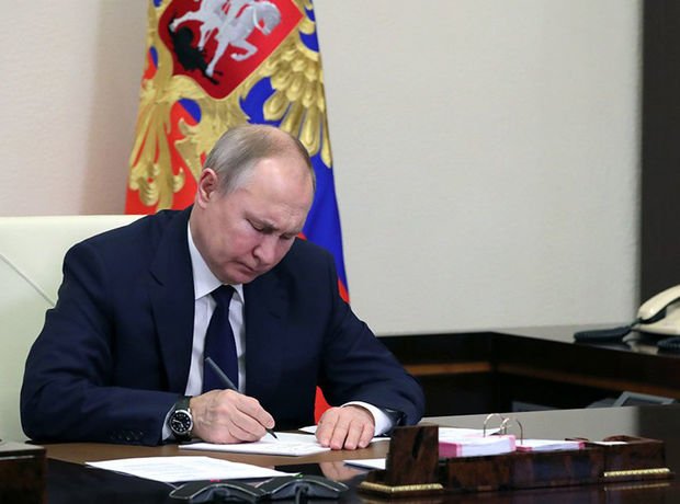 Putin qondarma Donetsk və Luqanskın müstəqilliyini tanıdı -