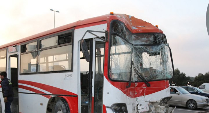 Bakıda sərnişin avtobusu qəza törətdi