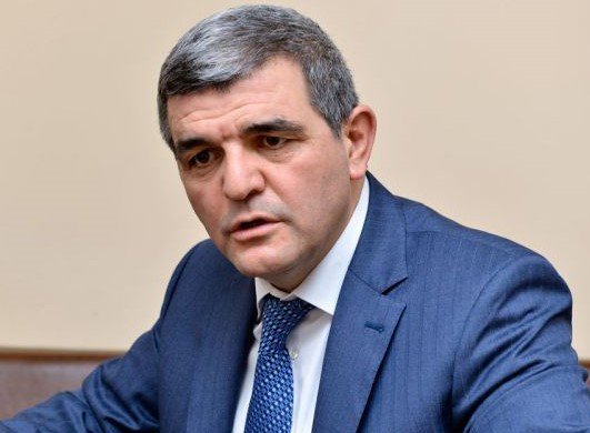 Deputat dövlət qurumlarında işləyən narkomanlardan danışdı