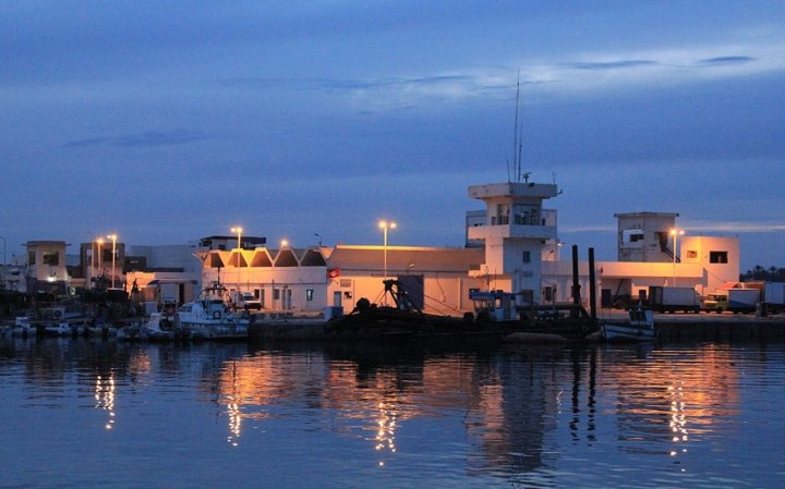 Tunis sahillərində ekipaj  üzvləri Azərbaycan və Türkiyə vətəndaşları olan gəmi batıb