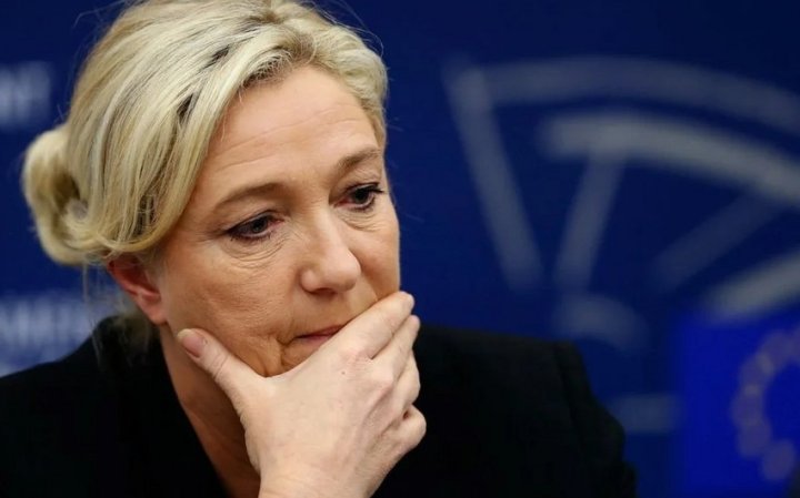 Le Pen məğlubiyyətini etiraf etdi -