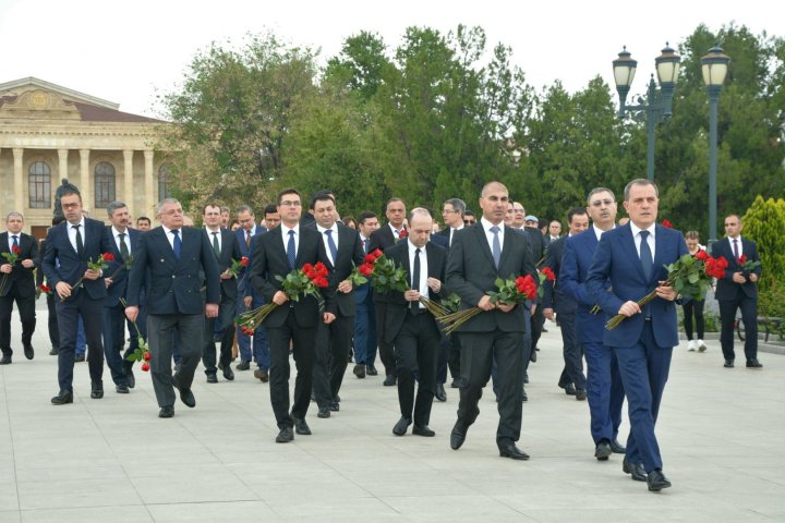 Ceyhun Bayramov Naxçıvana gedib