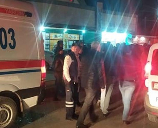 Bakıda yolu keçən iki qadını və uşaqlarını maşın vurdu