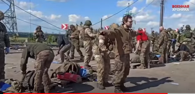 “Azov” döyüşçülərinin təslim olma anı