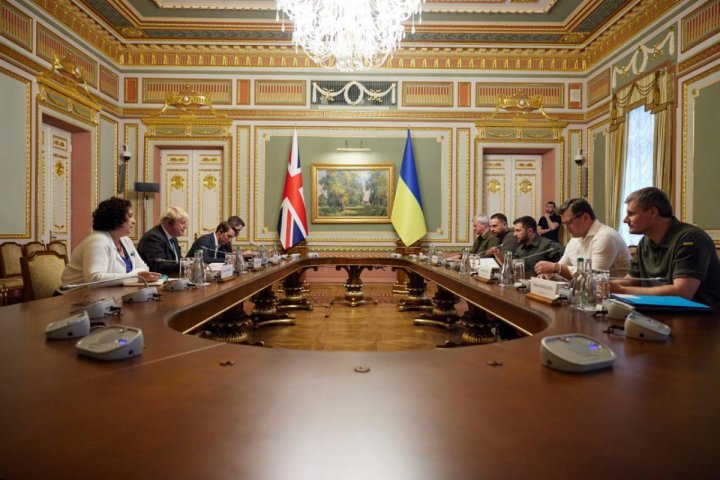 Böyük Britaniyanın Baş naziri yenidən Kiyevdə