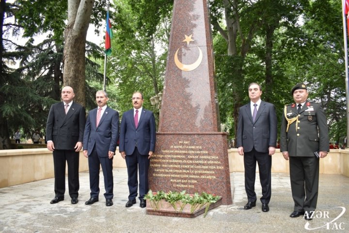 Gəncədə Qafqaz İslam Ordusu şəhidlərinin xatirəsinə ucaldlan abidənin açılışı olub