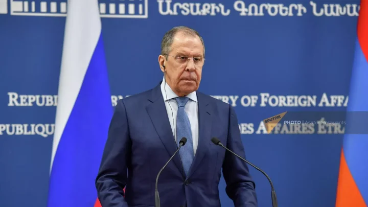 Lavrov İrəvanda Ermənistanla Azərbaycan arasında sülh sazişindən danışdı