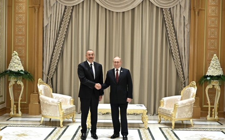 İlham Əliyev Aşqabadda Vladimir Putinlə görüşdü -