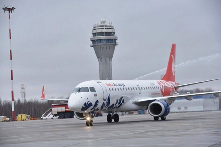 Bakıdan Tbilisiyə uçan təyyarə geri qayıtdı