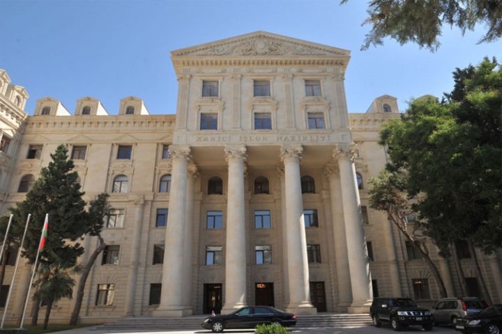 Rəsmi Bakı Ermənistanın Qarabağa müqaviləli hərbçilər göndərməsi haqda -