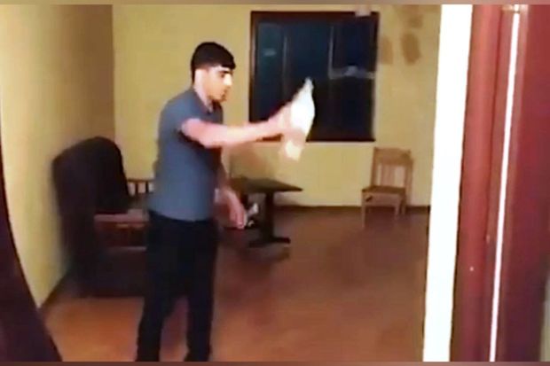 Laçın rayonunu tərk edən ermənilər evləri yandırırlar –