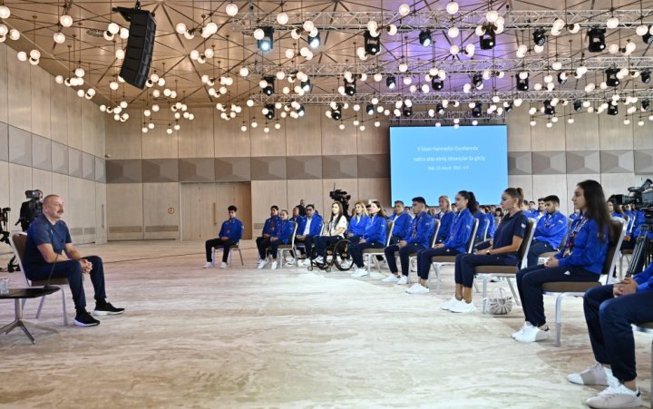 Prezident və xanımı V İslam Həmrəyliyi Oyunlarında nəticə əldə etmiş idmançılarla görüşdülər