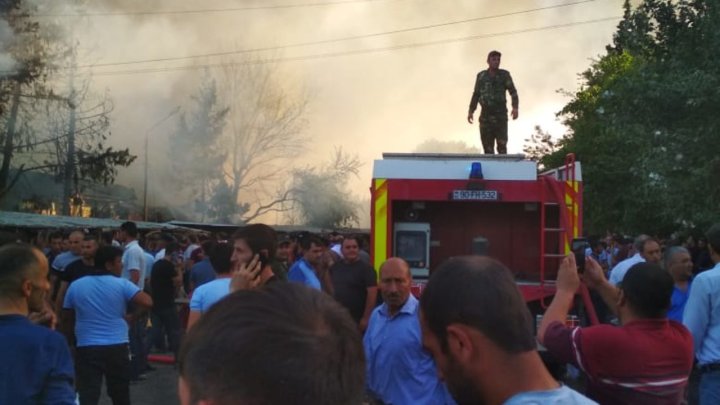 Neftçalada mərkəzi bazarda yanğın olub