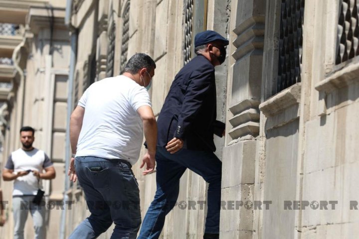 Səlim Müslümovun dövründə cənazə daşıyan sürücünün adına 3 şirkət açılıbmış -