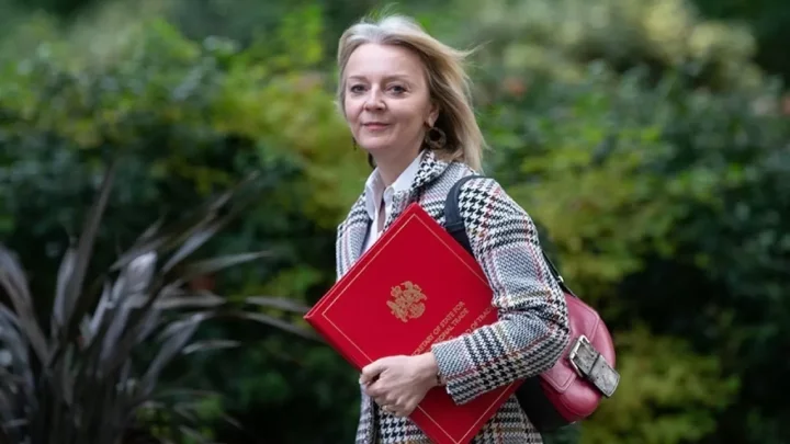 Liz Trass Böyük Britaniyanın yeni Baş naziri seçildi -