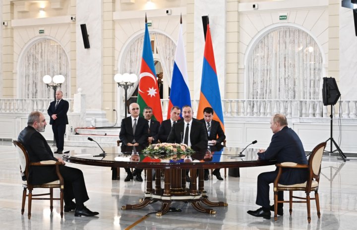Azərbaycan, Rusiya və Ermənistan liderlərinin üçtərəfli görüşü...