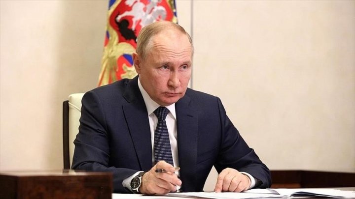 Putin Ukraynanın işğal olunmuş ərazilərində hərbi vəziyyət elan etdi