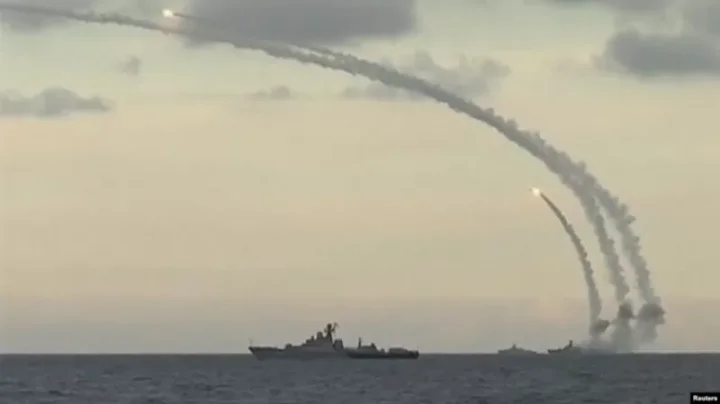 Xəzər üfüqündə bombalar...