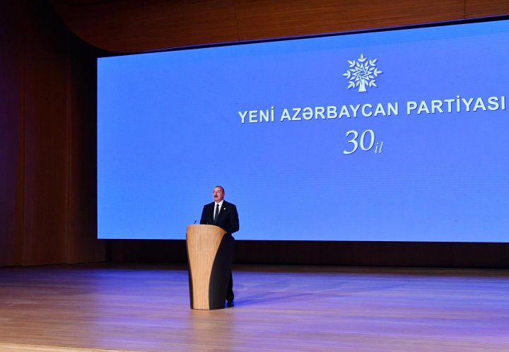 Dövlət başçısı: Əlbəttə ki, torpaqlarımızın işğal altına düşməsi vəziyyətimizi daha da ağırlaşdırırdı