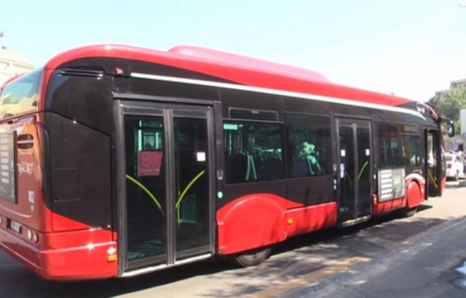 "BakuBus" sürücüsü 84 yaşlı piyadanı vurub...